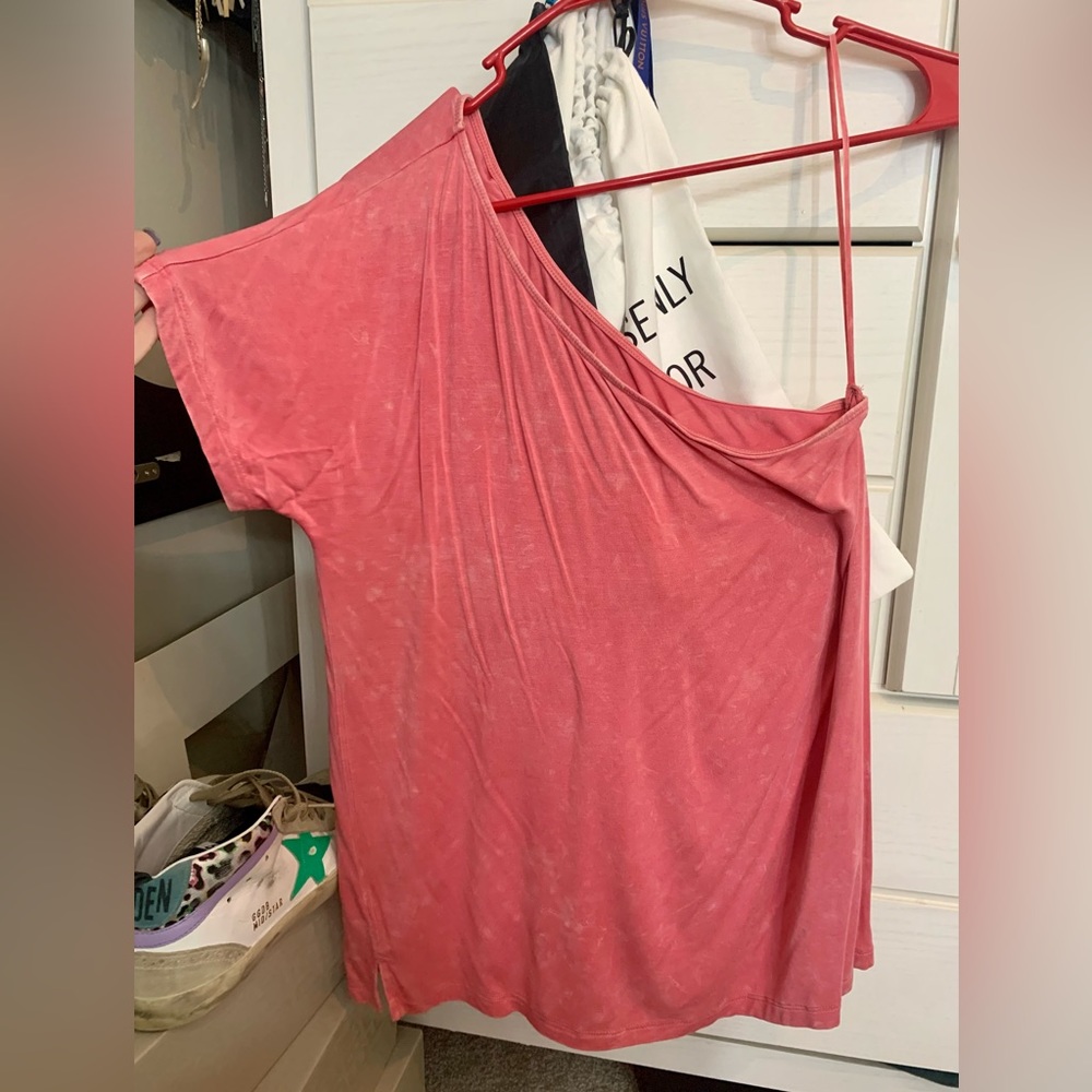 American Eagle size medium.